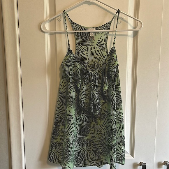 Dynamite size large ruffled front tank top - Picture 1 of 2